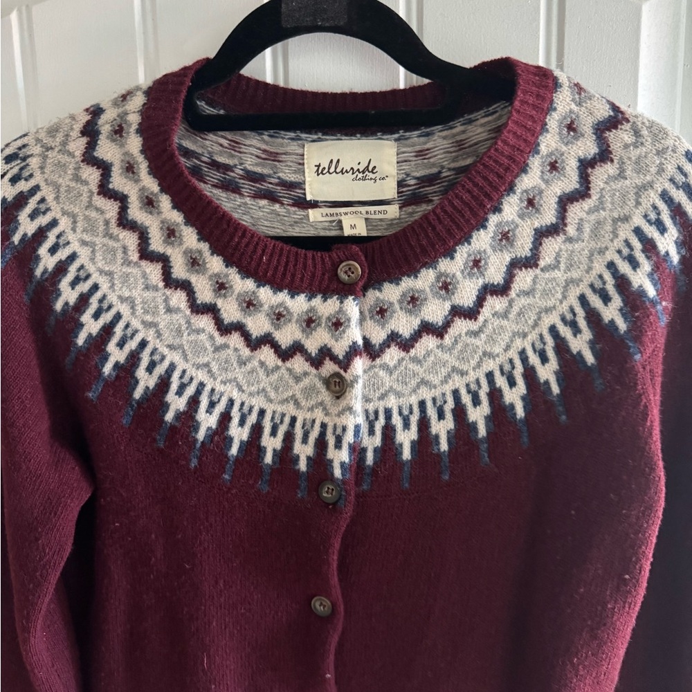 Elegant Burgundy Lambs Wool Cozy Cardigan with Nordic Pattern - Picture 3 of 5